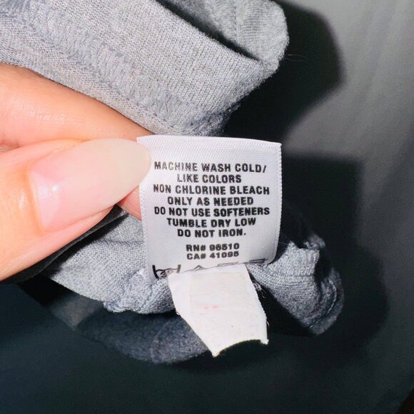 Under Armour T-Shirt Womens Medium Gray Semi-Fitted UA Tech Short Sleeve V-Neck - Picture 7 of 8